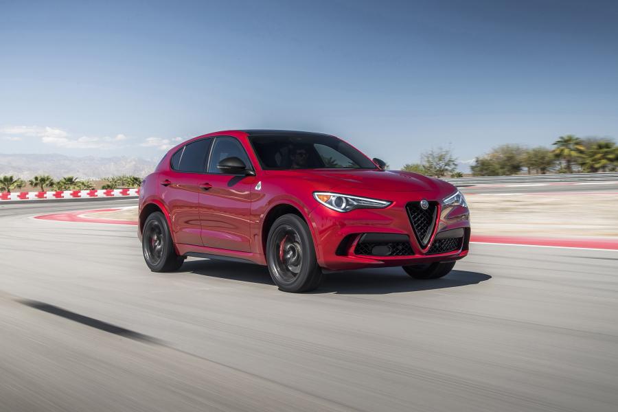  Alfa Romeo Stelvio Quadrifoglio Nero Edizione (949) 2018 года  (NA) (фото 1 из 25)